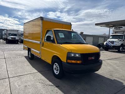 GMC G33503 Box Truck - 276HP, 8 Speed Automatic, Roll up Door