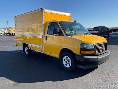 GMC G33503 Box Truck - 276HP, 8 Speed Automatic, Roll up Door