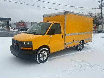 GMC G33503 Box Truck - 276HP, 8 Speed Automatic, Roll up Door
