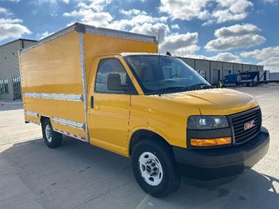 GMC G33503 Box Truck - 276HP, 8 Speed Automatic, Roll up Door