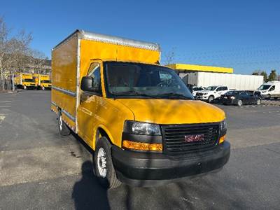 GMC G33503 Box Truck - 276HP, 8 Speed Automatic, Roll up Door