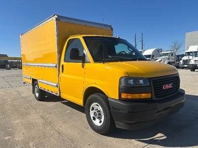 GMC G33503 Box Truck - 276HP, 8 Speed Automatic, Roll up Door