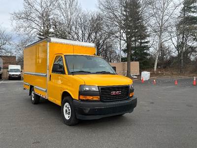 GMC G33503 Box Truck - 276HP, 8 Speed Automatic, Roll up Door