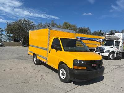 GMC G33503 Box Truck - 276HP, 8 Speed Automatic, Roll up Door