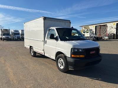 GMC G33503 Box Truck - 276HP, 8 Speed Automatic, Roll up Door