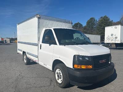 GMC G33503 Box Truck - 276HP, 8 Speed Automatic, Roll up Door