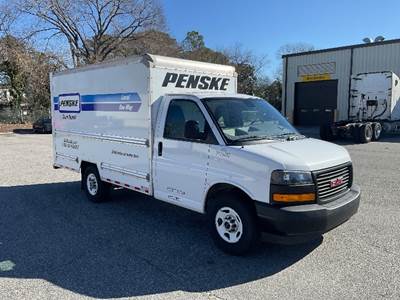 GMC G33503 Box Truck - 276HP, 8 Speed Automatic, Roll up Door