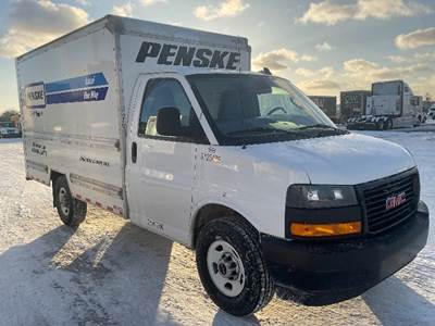 GMC G33503 Box Truck - 276HP, 8 Speed Automatic, Roll up Door