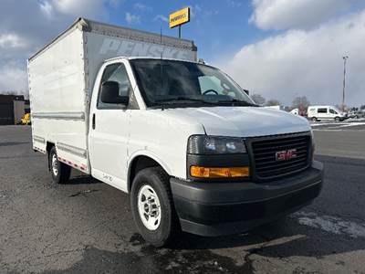 GMC G33503 Box Truck - 276HP, 8 Speed Automatic, Roll up Door