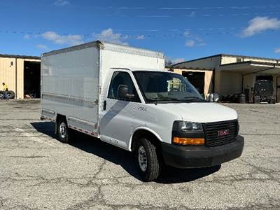GMC G33503 Box Truck - 276HP, 8 Speed Automatic, Roll up Door