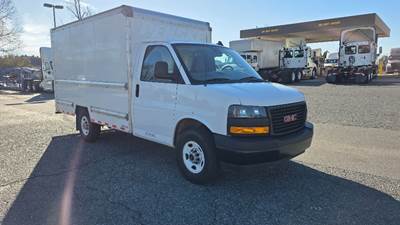 GMC G33503 Box Truck - 276HP, 8 Speed Automatic, Roll up Door