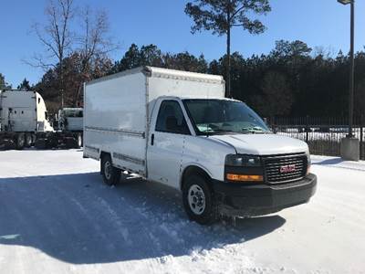 GMC G33503 Box Truck - 276HP, 8 Speed Automatic, Roll up Door