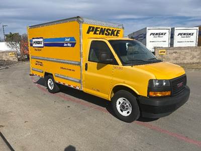 GMC G33503 Box Truck - 276HP, 8 Speed Automatic, Roll up Door