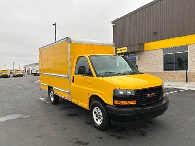 GMC G33503 Box Truck - 276HP, 8 Speed Automatic, Roll up Door