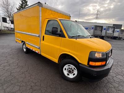 GMC G33503 Box Truck - 276HP, 8 Speed Automatic, Roll up Door