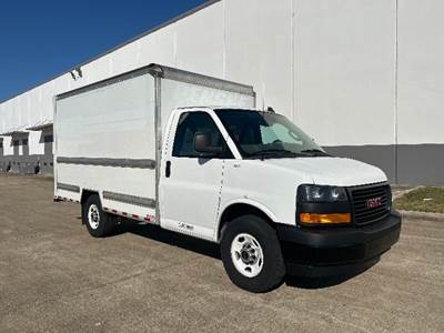 GMC G33503 Box Truck - 276HP, 8 Speed Automatic, Roll up Door