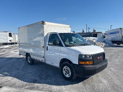 GMC G33503 Box Truck - 276HP, 8 Speed Automatic, Roll up Door