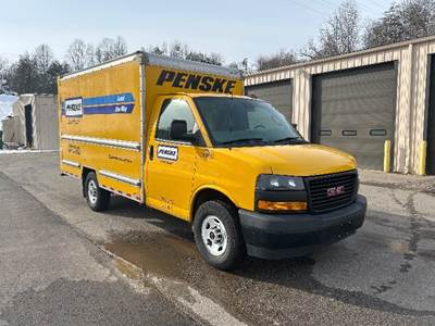 GMC G33503 Box Truck - 276HP, 8 Speed Automatic, Roll up Door
