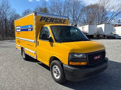 GMC G33503 Box Truck - 276HP, 8 Speed Automatic, Roll up Door