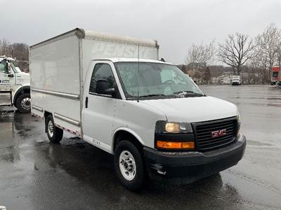 GMC G33503 Box Truck - 276HP, 8 Speed Automatic, Roll up Door