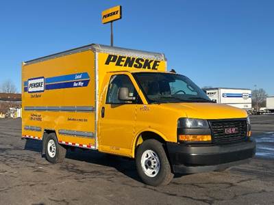 GMC G33503 Box Truck - 276HP, 8 Speed Automatic, Roll up Door
