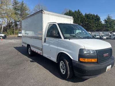 GMC G33503 Box Truck - 276HP, 8 Speed Automatic, Roll up Door