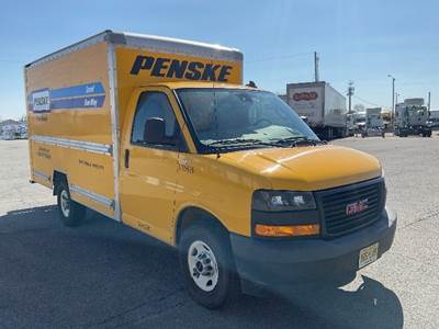GMC G33503 Box Truck - 276HP, 8 Speed Automatic, Roll up Door