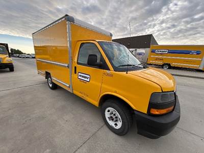 GMC G33503 Box Truck - 276HP, 8 Speed Automatic, Roll up Door