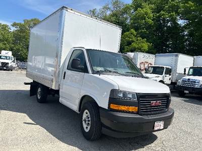 GMC G33503 Box Truck - 276HP, 8 Speed Automatic, Roll up Door