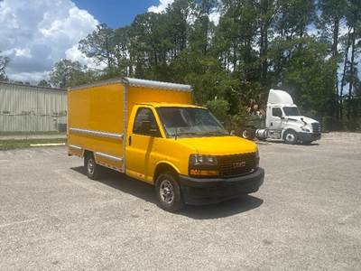 GMC G33503 Box Truck - 276HP, 8 Speed Automatic, Roll up Door