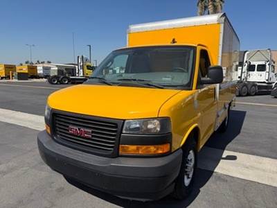 GMC G33503 Box Truck - 276HP, 8 Speed Automatic, Roll up Door
