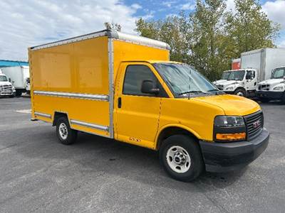 GMC G33503 Box Truck - 276HP, 8 Speed Automatic, Roll up Door
