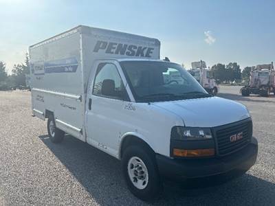 GMC G33503 Box Truck - 276HP, 8 Speed Automatic, Roll up Door