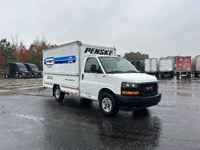GMC G33503 Box Truck - 276HP, 8 Speed Automatic, Roll up Door