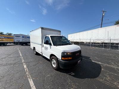 GMC G33503 Box Truck - 276HP, 8 Speed Automatic, Roll up Door