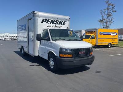 GMC G33903 Box Truck - 401HP, 6 Speed Automatic, Roll up Door