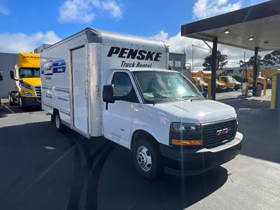 GMC G33903 Box Truck - 401HP, 6 Speed Automatic, Roll up Door