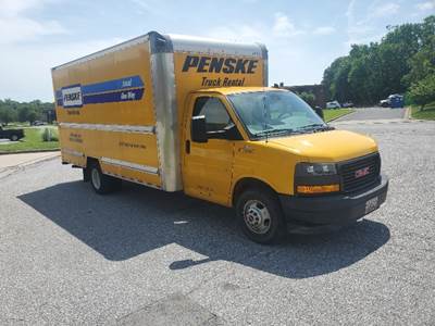 GMC G33903 Box Truck - 341HP, 6 Speed Automatic, Roll up Door