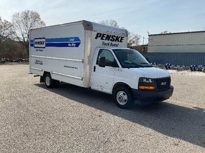 GMC G33903 Box Truck - 341HP, 6 Speed Automatic, Roll up Door