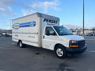 GMC G33903 Box Truck - 341HP, 6 Speed Automatic, Roll up Door