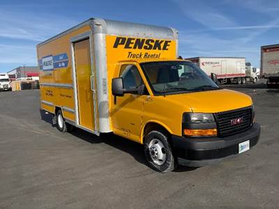 GMC G33903 Box Truck - 401HP, 6 Speed Automatic, Roll up Door