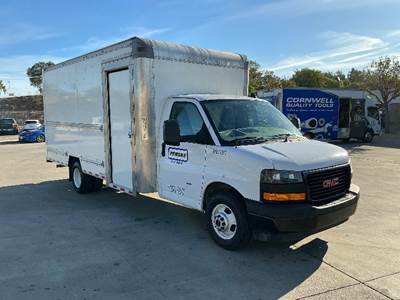 GMC G33903 Box Truck - 401HP, 6 Speed Automatic, Roll up Door