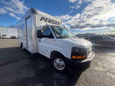 GMC G33903 Box Truck - 401HP, 6 Speed Automatic, Roll up Door