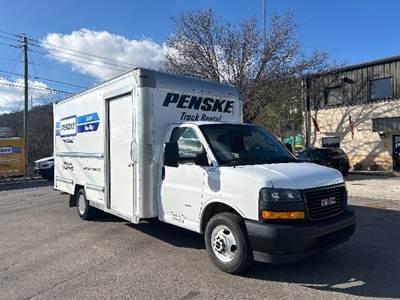 GMC G33903 Box Truck - 401HP, 6 Speed Automatic, Roll up Door