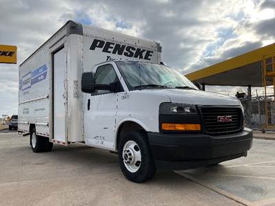 GMC G33903 Box Truck - 401HP, 6 Speed Automatic, Roll up Door