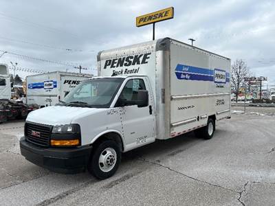 GMC G33903 Box Truck - 401HP, 6 Speed Automatic, Roll up Door