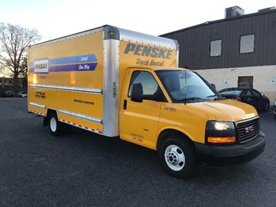 GMC G33903 Box Truck - 401HP, 6 Speed Automatic, Roll up Door