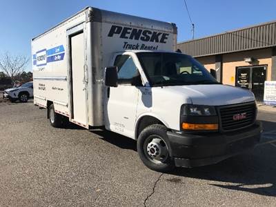 GMC G33903 Box Truck - 401HP, 6 Speed Automatic, Roll up Door