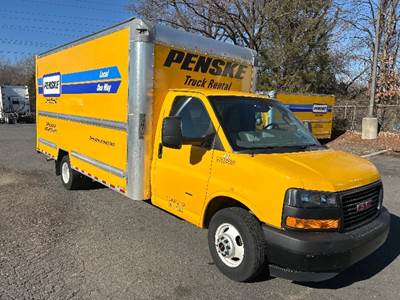GMC G33903 Box Truck - 401HP, 6 Speed Automatic, Roll up Door
