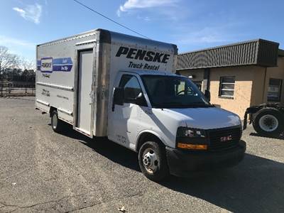 GMC G33903 Box Truck - 401HP, 6 Speed Automatic, Roll up Door